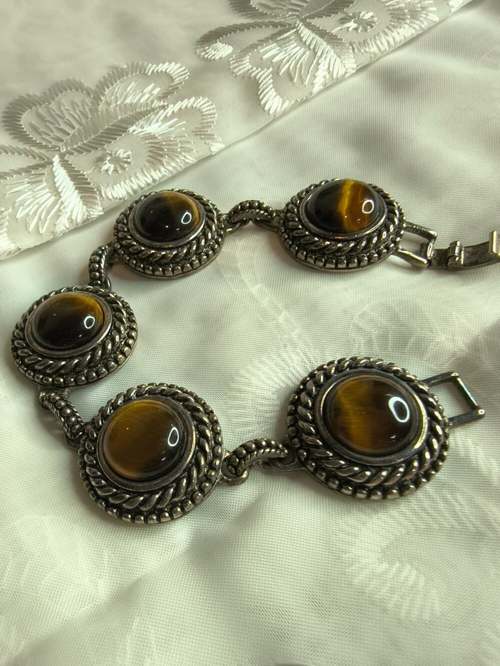 Premier Designs Glass Tiger Eye Bracelet